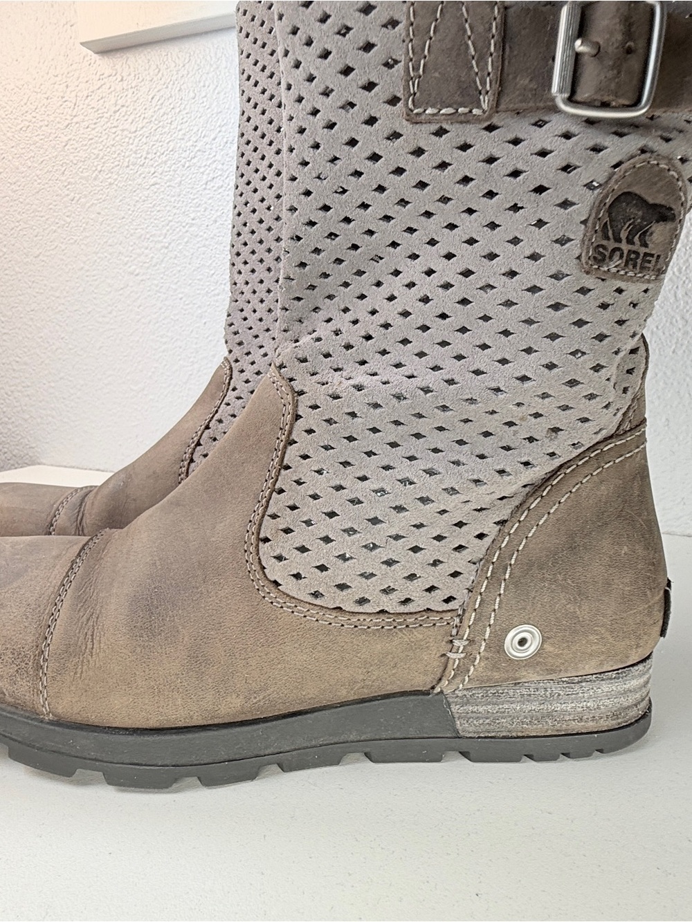Sorel Perforated Leather Buckle Moto Boots Taupe Womens 7 - Picture 13 of 14